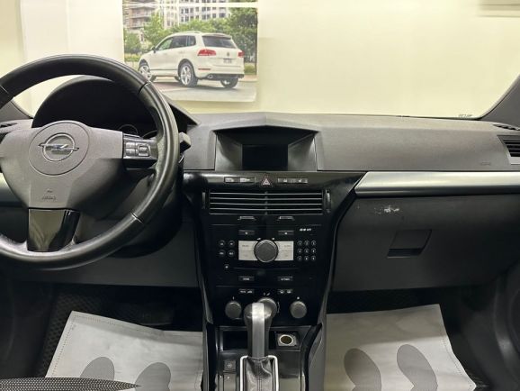 Opel Astra, 1.8 л, АТ, 2010 фото 13