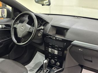Opel Astra, 1.8 л, АКПП, 2010 фото 15