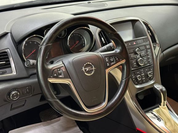 Opel Astra, 1.6 л, АТ, 2011 фото 11