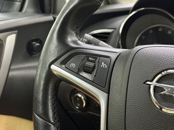 Opel Astra, 1.6 л, АТ, 2011 фото 12