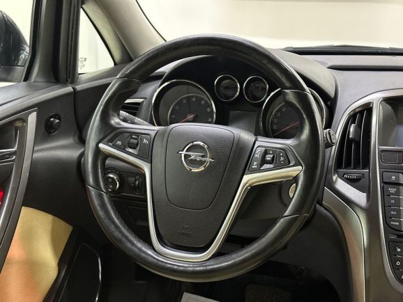 Opel Astra, 1.6 л, АТ, 2011 фото 13