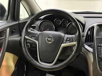Opel Astra, 1.6 л, АКПП, 2011 фото 13