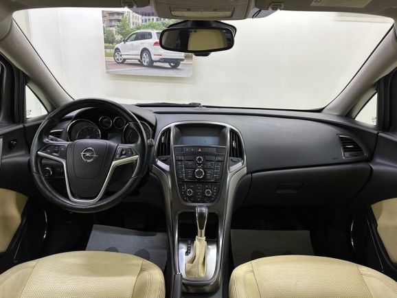 Opel Astra, 1.6 л, АТ, 2011 фото 14