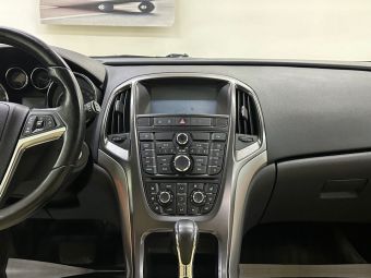 Opel Astra, 1.6 л, АКПП, 2011 фото 15