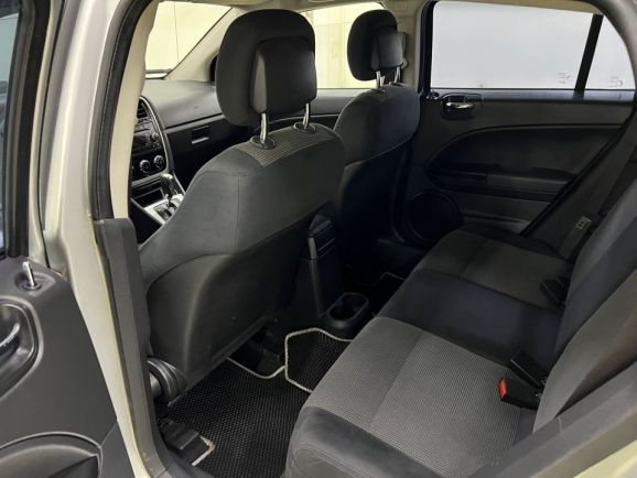 Dodge Caliber, 2.0 л, Вариатор, 2010 фото 1