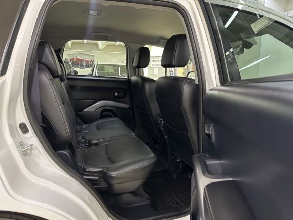 Citroen C-Crosser Exclusive, 2.0 л, Вариатор, 2011 фото 2