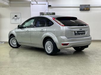 Ford Focus, 1.8 л, МКПП, 2010 фото 6