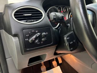 Ford Focus, 1.8 л, МКПП, 2010 фото 11
