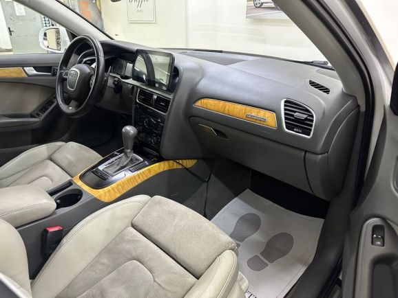 Audi A4, 2.0 л, Вариатор, 2011 фото 17