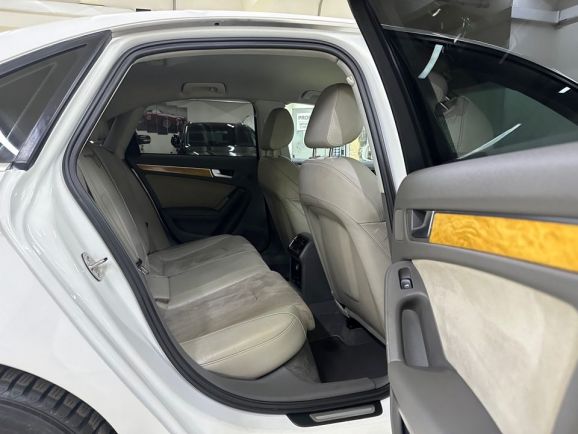 Audi A4, 2.0 л, Вариатор, 2011 фото 2