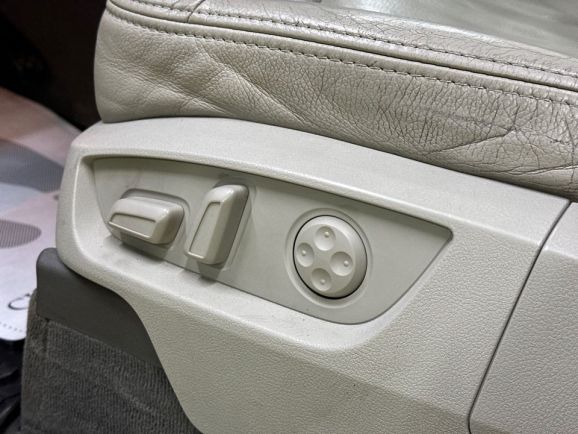 Audi Q7, 3.0 л, АТ, 2007 фото 11