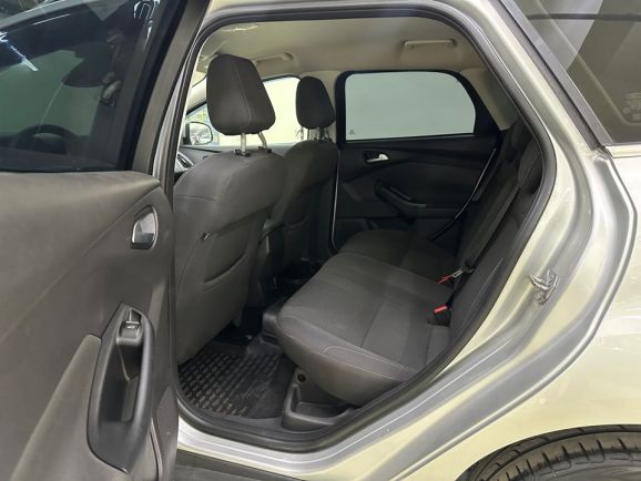 Ford Focus, 1.6 л, Робот, 2014 фото 1