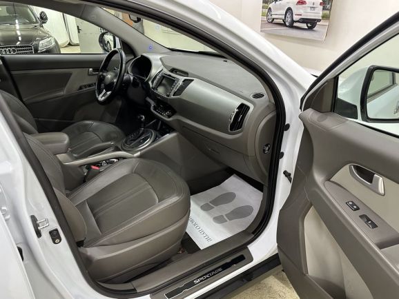 Kia Sportage, 2.0 л, АТ, 2012 фото 11