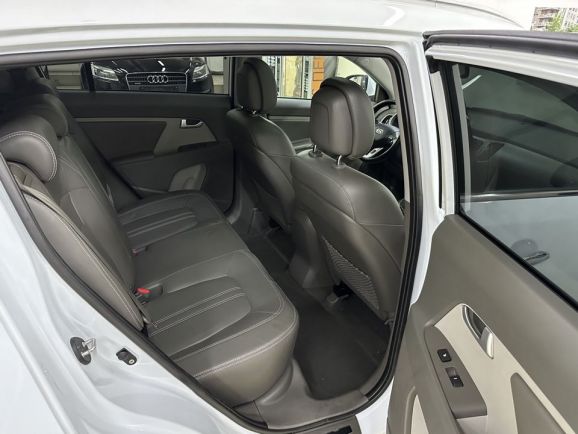 Kia Sportage, 2.0 л, АТ, 2012 фото 2