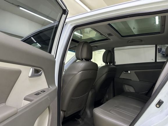 Kia Sportage, 2.0 л, АТ, 2012 фото 1