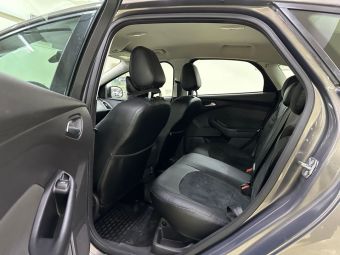 Ford Focus, 1.6 л, РКПП, 2012 фото 1