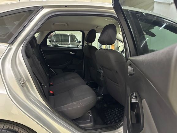 Ford Focus, 2.0 л, Робот, 2011 фото 1