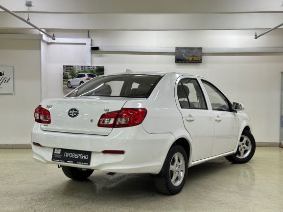 FAW V5, 1.5 л, МТ, 2013 фото 6