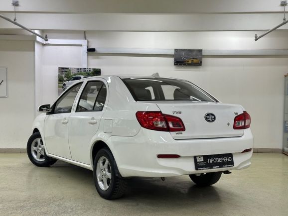 FAW V5, 1.5 л, МТ, 2013 фото 8