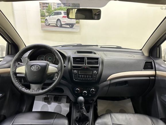 FAW V5, 1.5 л, МТ, 2013 фото 12