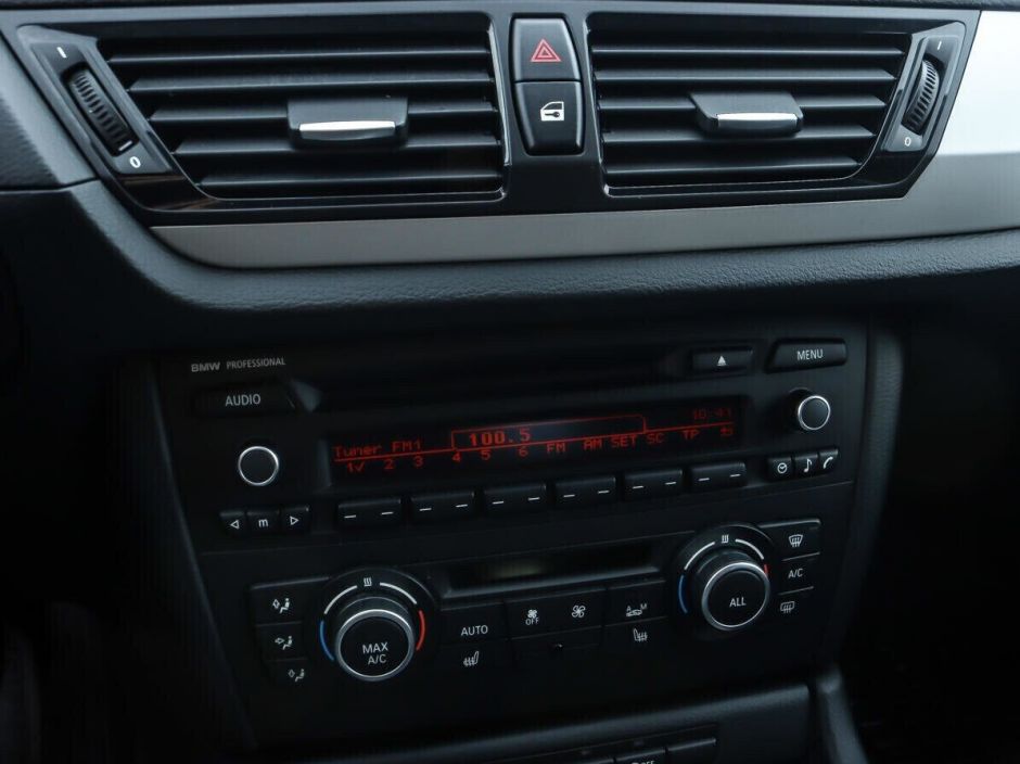 BMW X1, 2.0 л, АТ, 2014 фото 11