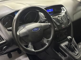 Ford Focus, 1.6 л, МКПП, 2011 фото 10