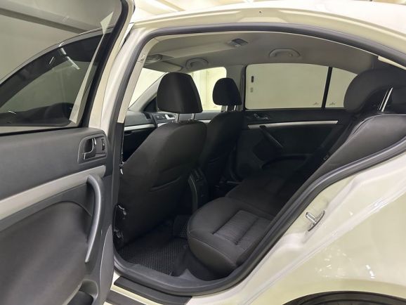 Skoda Octavia, 1.8 л, АТ, 2012 фото 2