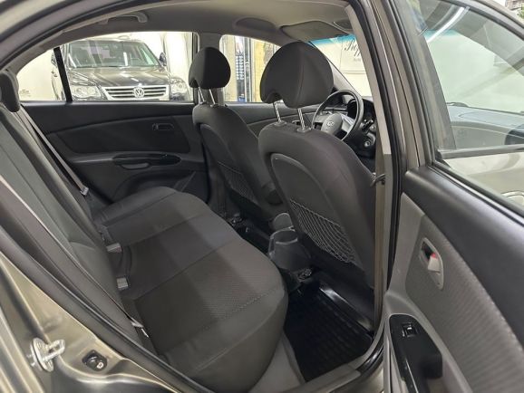 Kia Rio, 1.4 л, МТ, 2010 фото 2