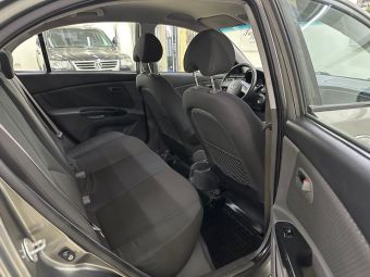 Kia Rio, 1.4 л, МКПП, 2010 фото 2