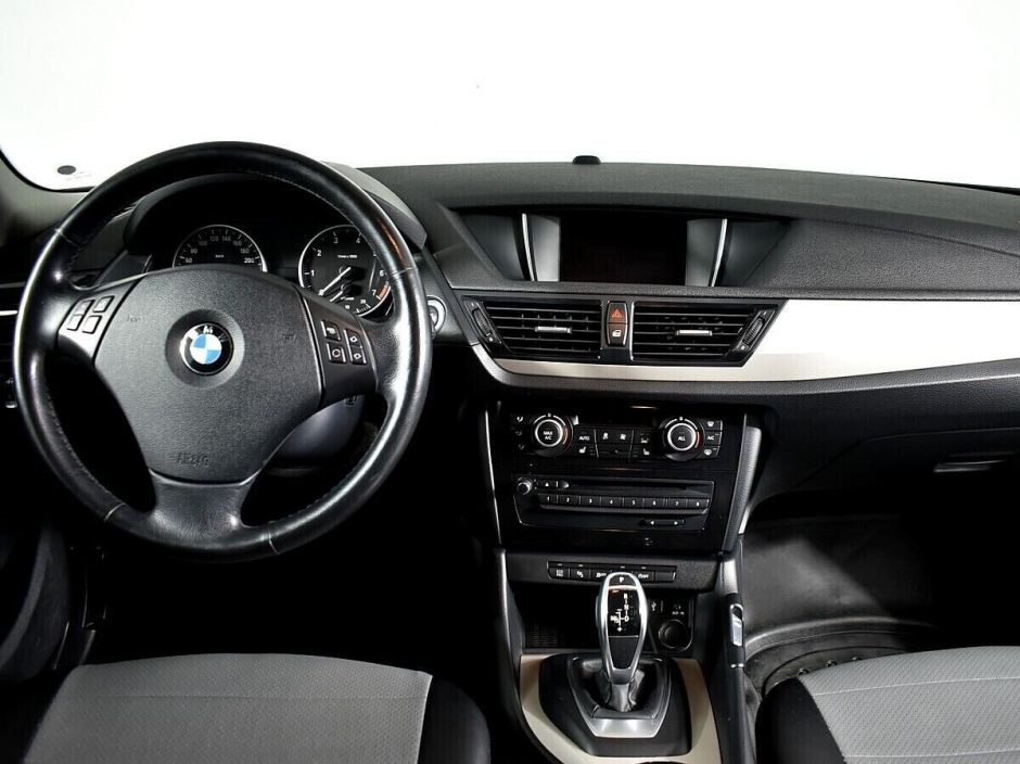 BMW X1, 2.0 л, АТ, 2014 фото 2