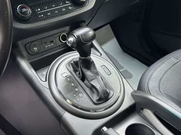 Kia Sportage, 2.0 л, АТ, 2011 фото 16