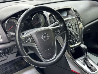 Opel Astra, 1.6 л, АКПП, 2011 фото 11