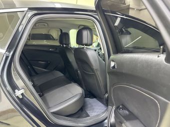 Opel Astra, 1.6 л, АКПП, 2011 фото 2