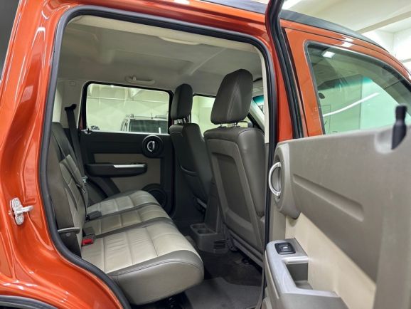 Dodge Nitro, 3.7 л, АТ, 2007 фото 1