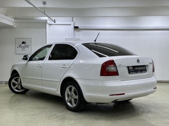 Skoda Octavia, 1.6 л, МКПП, 2013 фото 6