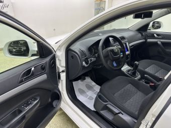 Skoda Octavia, 1.6 л, МКПП, 2013 фото 9