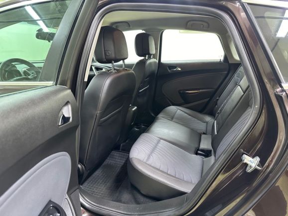 Opel Astra Cosmo, 1.6 л, АТ, 2013 фото 1