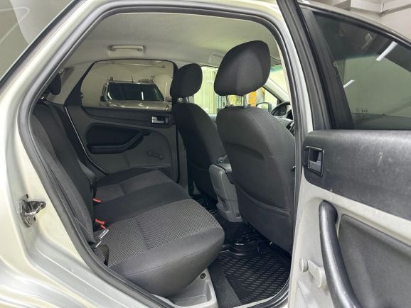 Ford Focus, 2.0 л, АТ, 2011 фото 1