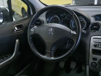 Peugeot 308, 1.6 л, МКПП, 2011 фото 15