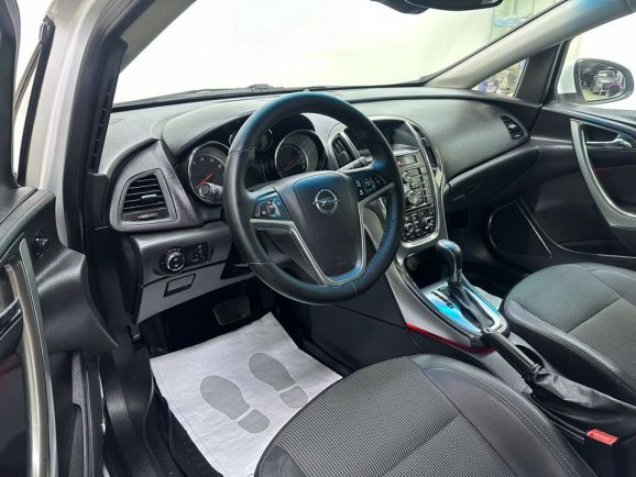 Opel Astra Cosmo, 1.6 л, АТ, 2011 фото 10