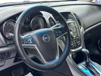 Opel Astra Cosmo, 1.6 л, АКПП, 2011 фото 12