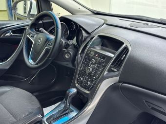 Opel Astra Cosmo, 1.6 л, АКПП, 2011 фото 16