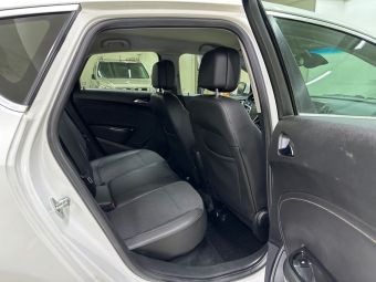 Opel Astra Cosmo, 1.6 л, АКПП, 2011 фото 2