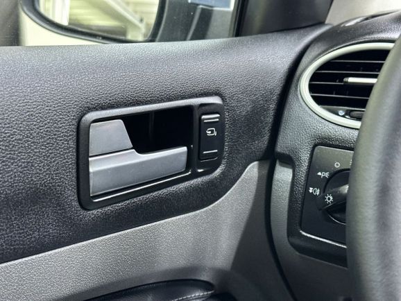 Ford Focus, 2.0 л, АТ, 2008 фото 11