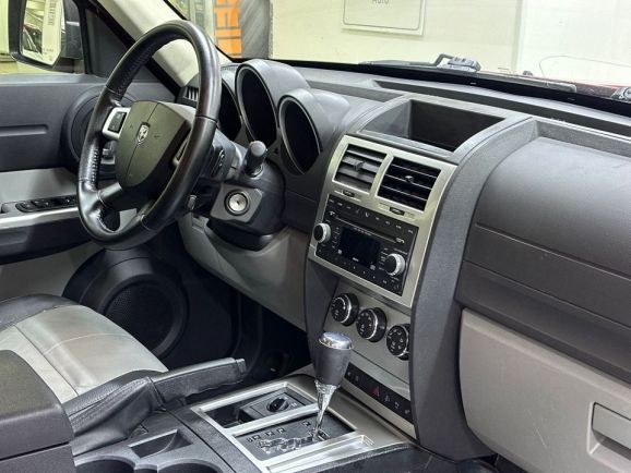 Dodge Nitro, 2.8 л, АТ, 2008 фото 19