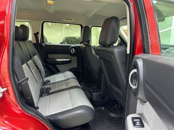 Dodge Nitro, 2.8 л, АТ, 2008 фото 2