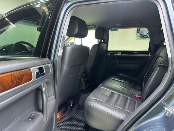 Volkswagen Touareg, 3.0 л, АТ, 2008 фото 2