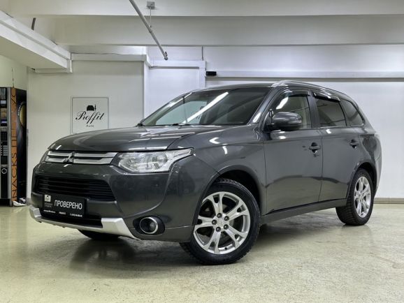Mitsubishi Outlander, 2.0 л, Вариатор, 2014 фото 3