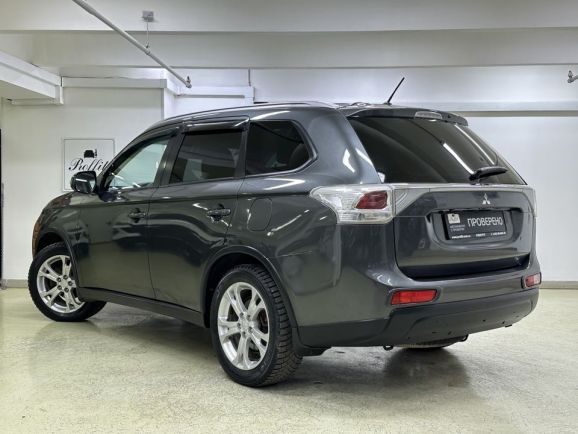 Mitsubishi Outlander, 2.0 л, Вариатор, 2014 фото 8