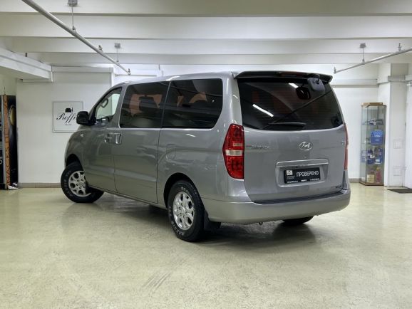 Hyundai Grand Starex, 2.5 л, АТ, 2010 фото 6